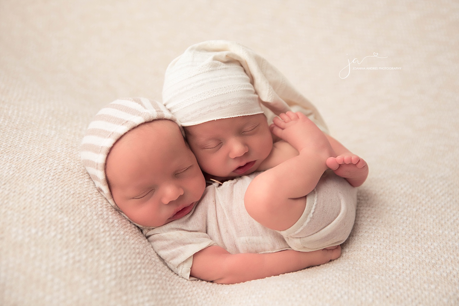 vBest Newborn Photographer Columbus Ohio_0158-1