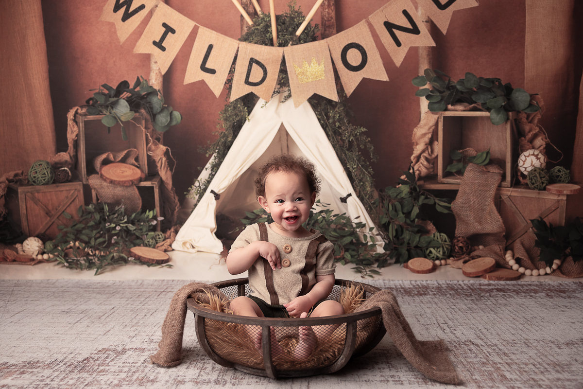 Curated outfit and backdrop changes for a high-end first birthday milestone photography session