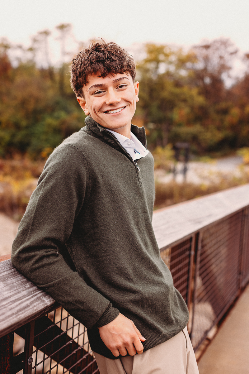 quarry trails park senior pictures on bridge