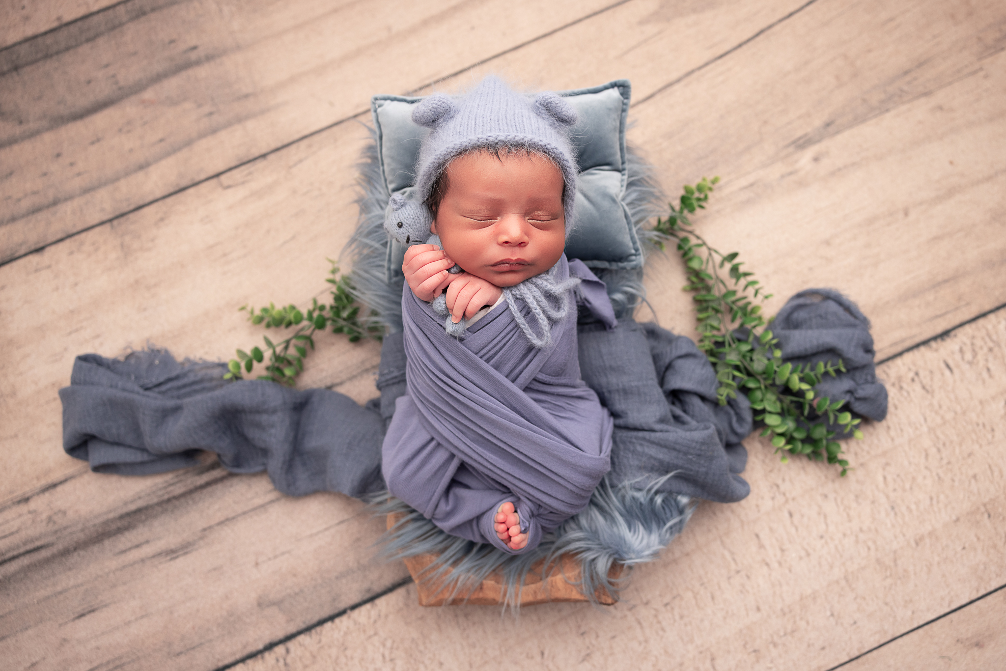Peaceful newborn baby photography in Columbus Ohio.